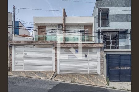 Casa à venda com 134m², 3 quartos e 2 vagasFachada