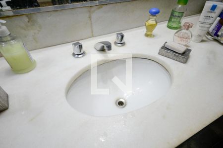 Apartamento à venda com 200m², 3 quartos e 1 vagaBanheiro 2