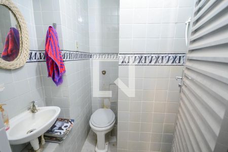 Apartamento à venda com 200m², 3 quartos e 1 vagaBanheiro de Serviço