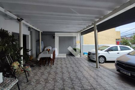Casa à venda com 347m², 3 quartos e 4 vagasQuintal - Garagem