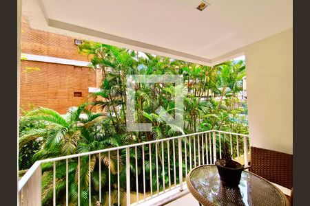 Sala vista  de apartamento à venda com 1 quarto, 72m² em Jardim Botânico, Rio de Janeiro