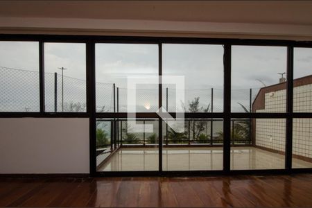 Sala de apartamento para alugar com 4 quartos, 180m² em Barra da Tijuca, Rio de Janeiro