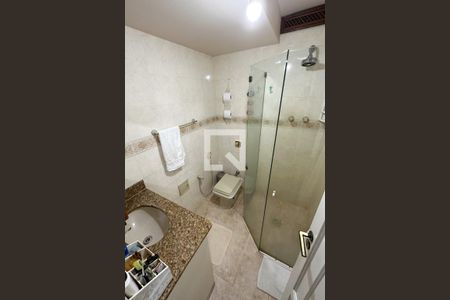 Apartamento à venda com 122m², 3 quartos e 1 vaga Apartamento à venda com 122m², 3 quartos e 1 vagaBanheiro Social