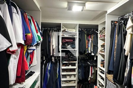 Apartamento à venda com 122m², 3 quartos e 1 vaga Apartamento à venda com 122m², 3 quartos e 1 vagaCloset da suíte