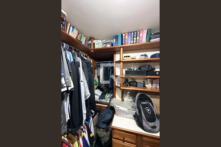 Apartamento à venda com 122m², 3 quartos e 1 vaga Apartamento à venda com 122m², 3 quartos e 1 vagaCloset da suíte