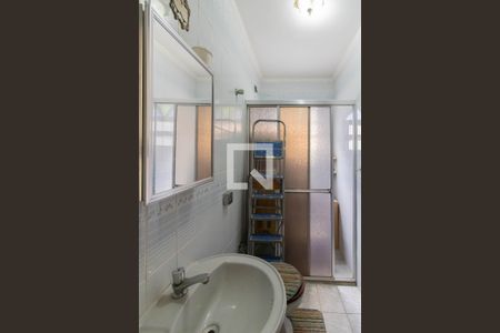 Casa à venda com 200m², 4 quartos e 2 vagas Casa à venda com 200m², 4 quartos e 2 vagasBanheiro
