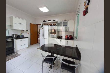 Casa para alugar com 4 quartos, 400m² em Jardim Karaíba, Uberlândia
