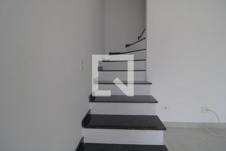 Escada de casa à venda com 3 quartos, 100m² em Vila Arriete, São Paulo