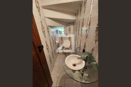 Casa à venda com 350m², 5 quartos e 2 vagasLavabo