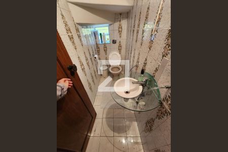 Casa à venda com 350m², 5 quartos e 2 vagasLavabo