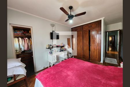 Suíte de casa à venda com 5 quartos, 350m² em Vila Butantã, São Paulo