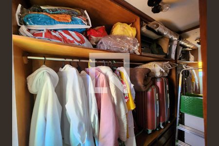 Casa à venda com 350m², 5 quartos e 2 vagasSuíte - Closet