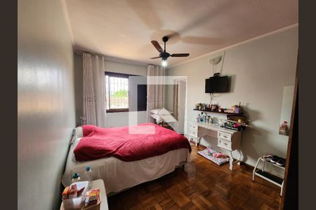 Suíte de casa à venda com 5 quartos, 350m² em Vila Butantã, São Paulo