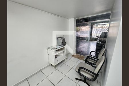 Casa à venda com 350m², 5 quartos e 2 vagasClinica - Banheiro