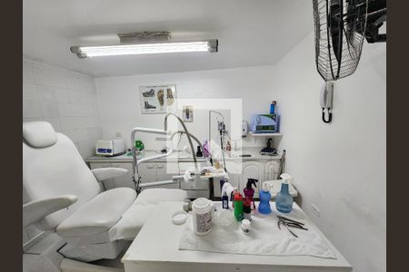 Casa à venda com 350m², 5 quartos e 2 vagasClinica