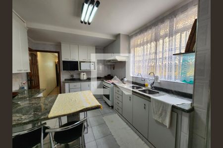 Casa à venda com 350m², 5 quartos e 2 vagasCozinha