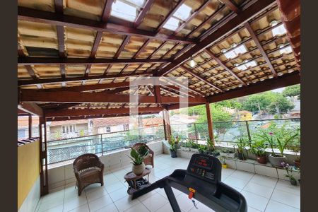 Casa à venda com 350m², 5 quartos e 2 vagasVaranda