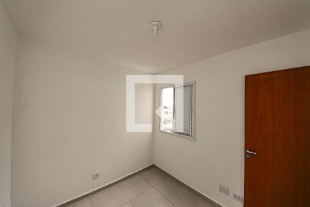 Quarto 2 de apartamento para alugar com 2 quartos, 34m² em Vila Elze, São Paulo