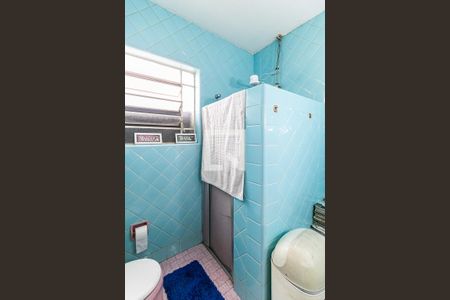 Casa à venda com 231m², 3 quartos e 2 vagas Casa à venda com 231m², 3 quartos e 2 vagasBanheiro Social