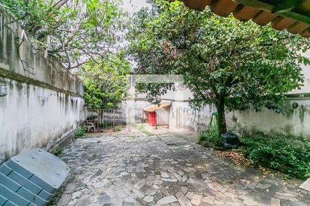 Casa à venda com 231m², 3 quartos e 2 vagas Casa à venda com 231m², 3 quartos e 2 vagasQuintal