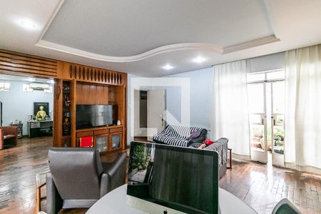 Sala de casa à venda com 3 quartos, 231m² em Sagrada Família, Belo Horizonte