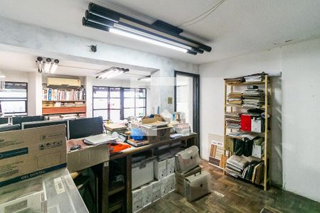 Casa à venda com 231m², 3 quartos e 2 vagas Casa à venda com 231m², 3 quartos e 2 vagasEscritório