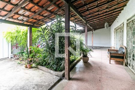 Varanda de casa à venda com 3 quartos, 231m² em Sagrada Família, Belo Horizonte