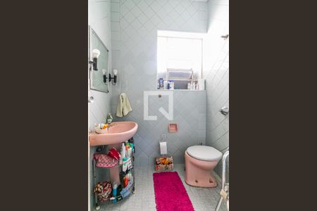 Casa à venda com 231m², 3 quartos e 2 vagas Casa à venda com 231m², 3 quartos e 2 vagasBanheiro da Suíte