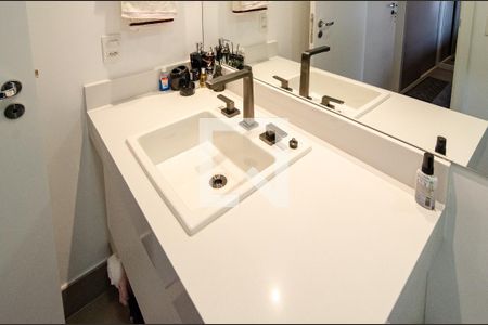 Apartamento à venda com 84m², 2 quartos e 1 vagaBanheiro da Suíte 2