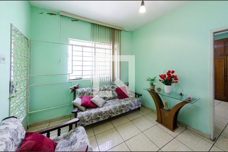 Sala de casa à venda com 3 quartos, 127m² em Grajaú, Belo Horizonte