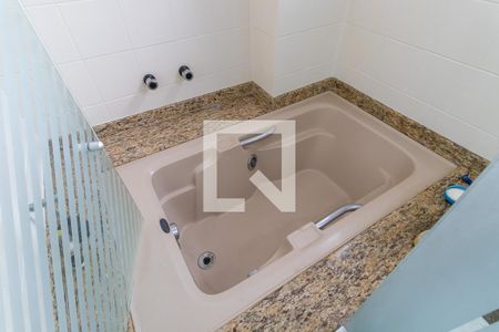 Apartamento à venda com 218m², 3 quartos e 3 vagasBanheiro da suíte 1