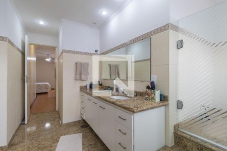 Apartamento à venda com 218m², 3 quartos e 3 vagasBanheiro da suíte 1