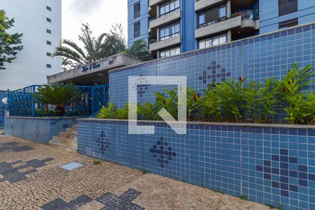 Apartamento à venda com 218m², 3 quartos e 3 vagasFachada e portaria