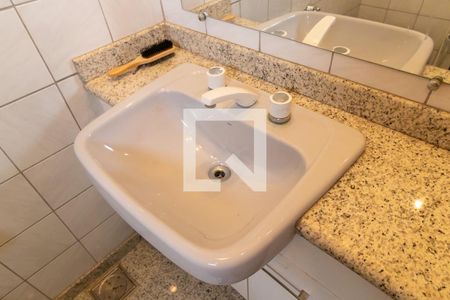 Apartamento à venda com 218m², 3 quartos e 3 vagasBanheiro da suíte 3