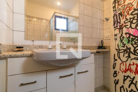 Apartamento à venda com 218m², 3 quartos e 3 vagasBanheiro da suíte 3