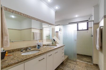 Apartamento à venda com 218m², 3 quartos e 3 vagasBanheiro da suíte 1