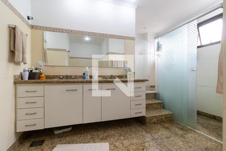 Apartamento à venda com 218m², 3 quartos e 3 vagasBanheiro da suíte 1