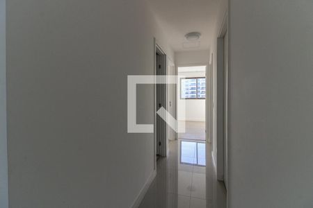Corredor de apartamento para alugar com 4 quartos, 124m² em Barra da Tijuca, Rio de Janeiro