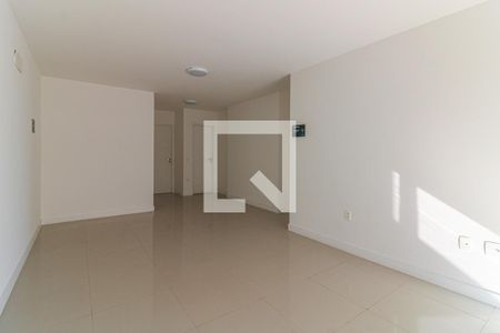 Sala de apartamento para alugar com 3 quartos, 122m² em Barra da Tijuca, Rio de Janeiro