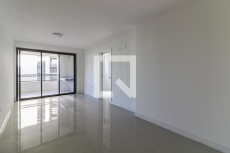 Sala de apartamento para alugar com 3 quartos, 117m² em Barra da Tijuca, Rio de Janeiro