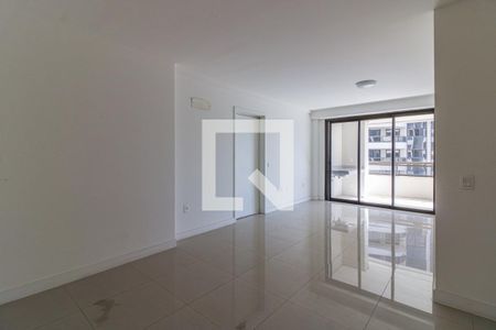 Sala de apartamento para alugar com 3 quartos, 118m² em Barra da Tijuca, Rio de Janeiro