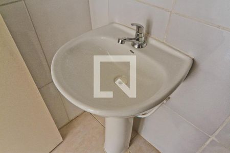 Banheiro de casa para alugar com 1 quarto, 34m² em Vila Baruel, São Paulo