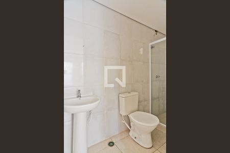 Banheiro de casa para alugar com 1 quarto, 34m² em Vila Baruel, São Paulo