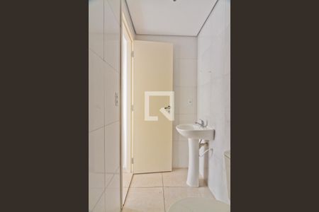 Banheiro de casa para alugar com 1 quarto, 34m² em Vila Baruel, São Paulo