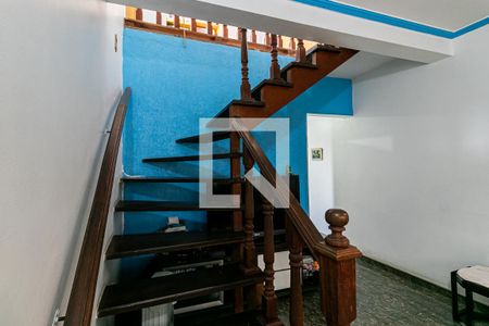 Escadas de casa à venda com 3 quartos, 168m² em Vila Euthalia, São Paulo