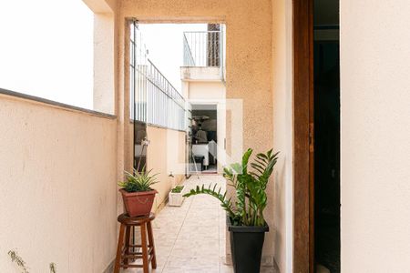 Casa à venda com 168m², 3 quartos e 5 vagas Casa à venda com 168m², 3 quartos e 5 vagasCorredor