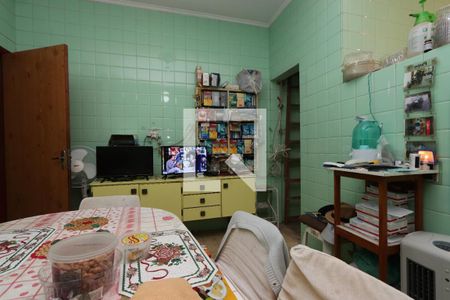 Casa à venda com 282m², 2 quartos e 6 vagas