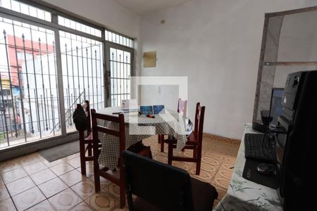 Casa à venda com 282m², 2 quartos e 6 vagas