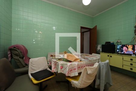 Casa à venda com 282m², 2 quartos e 6 vagas