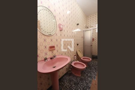 Casa à venda com 282m², 2 quartos e 6 vagas